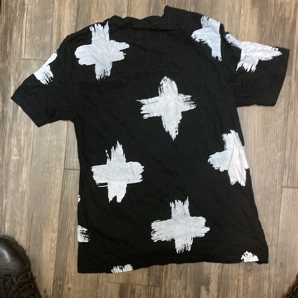 Graphic Tee - Picture 4 of 4